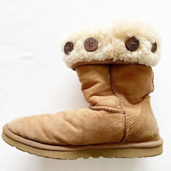 Women’s / Teen’s UGG Fold Over Boots Size 6 - Picture 10 of 11